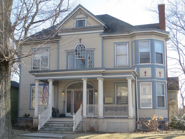 Building Photo - 1241 W Washington Blvd
