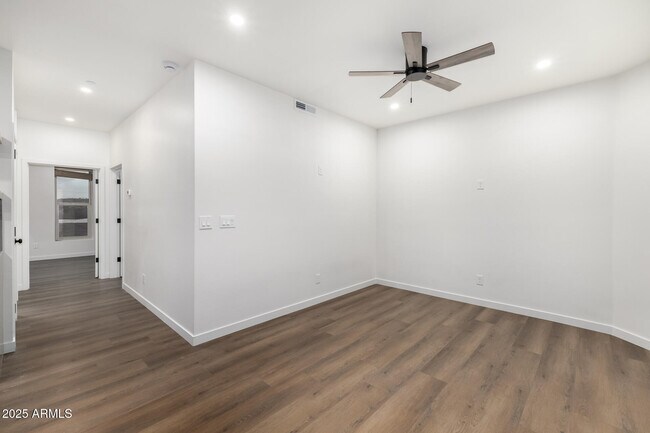 Building Photo - 12005 N Panorama Dr