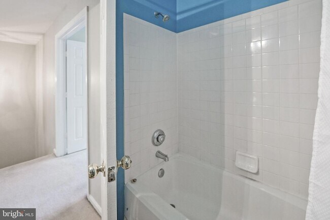 Building Photo - 4888 Ebb Tide Ct