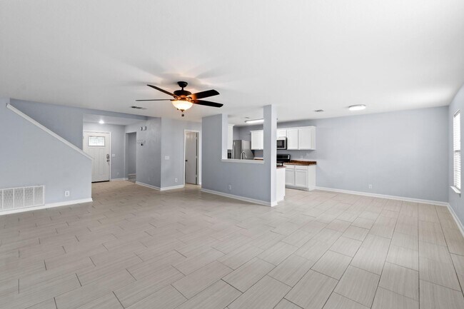 Building Photo - 6003 Wideleaf Dr