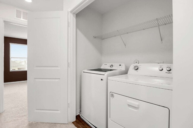 Building Photo - ASK ABOUT FREE APPLICATION FEES THROUGH AUGUST!  "Charming 3-Bedroom Retreat with 2.5 Baths with ...