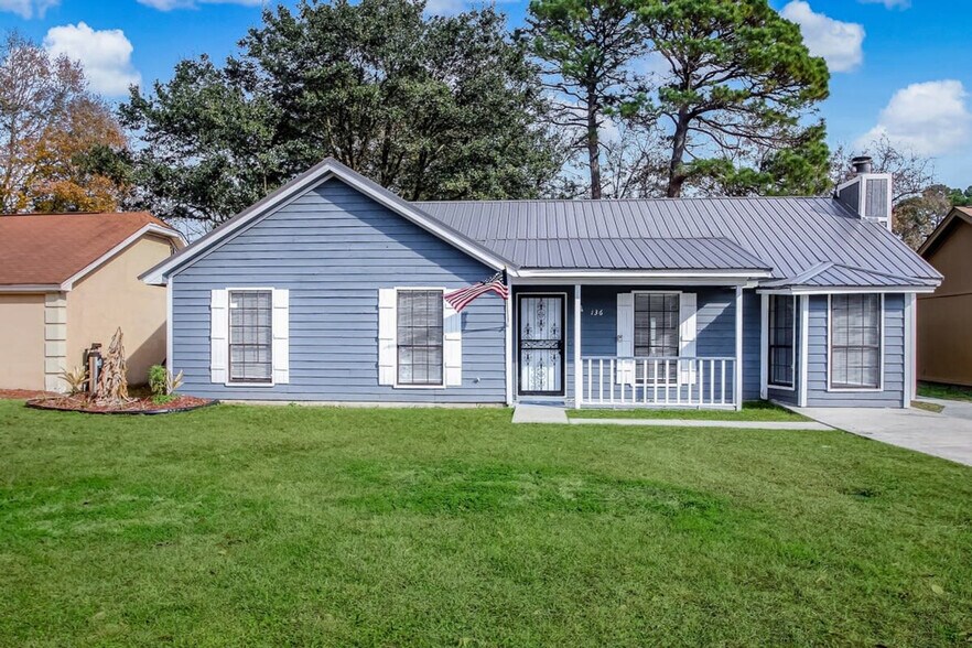 Building Photo - 136 S Robinhood Dr