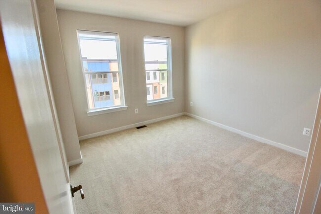 Building Photo - 4619 Olivine Dr