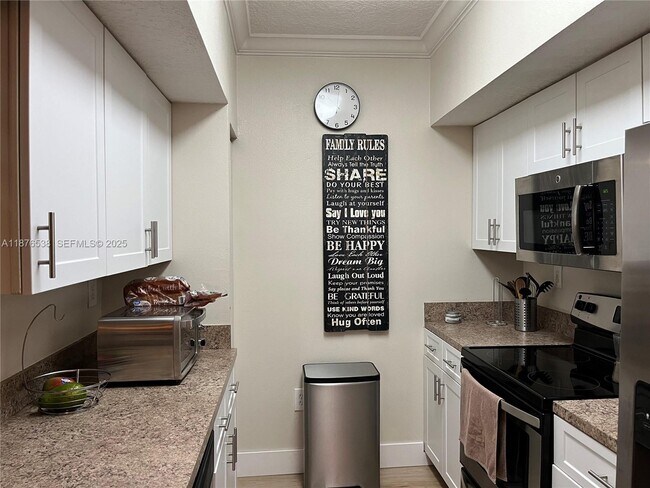 Building Photo - 231 SW 116th Ave