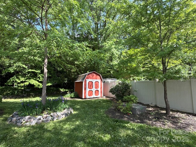 Building Photo - 9909 Elm Creek Ln