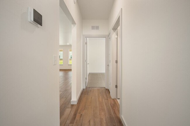 Building Photo - 4909 Misty Wood Ln