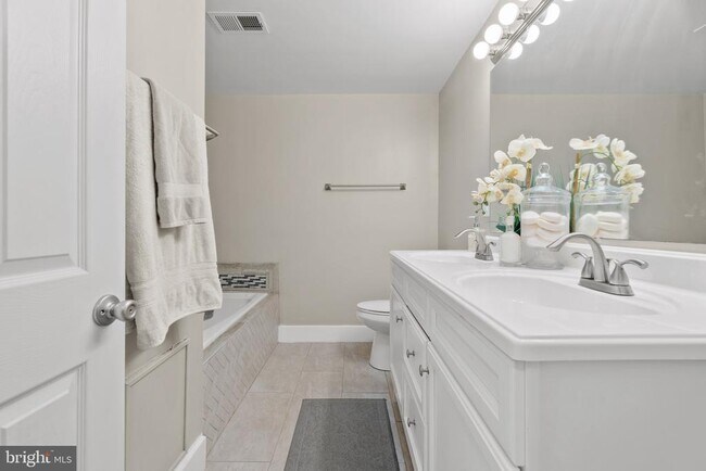 Building Photo - 14827 Old Frederick Rd