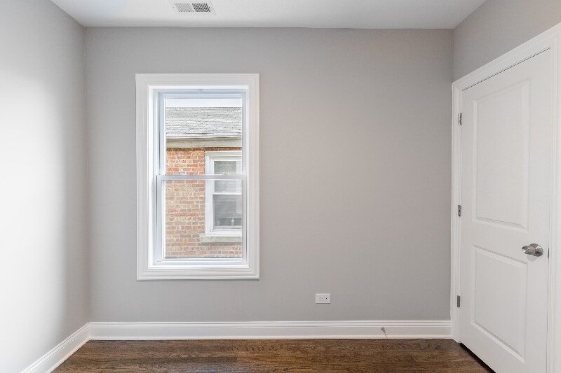 Building Photo - 7118 S Talman Ave