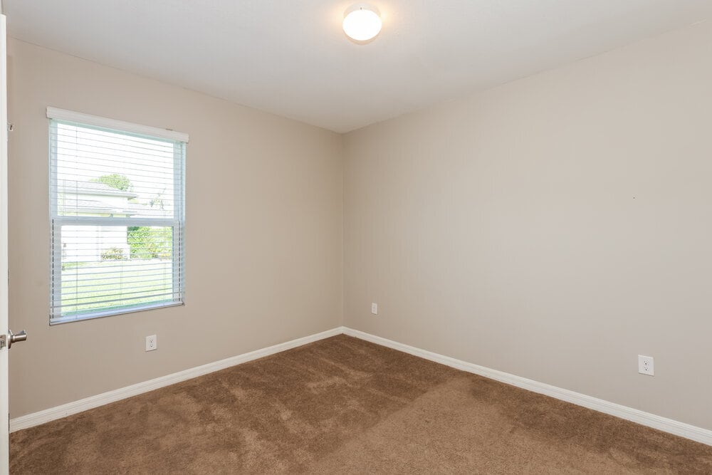 Building Photo - 320 SE 3rd St