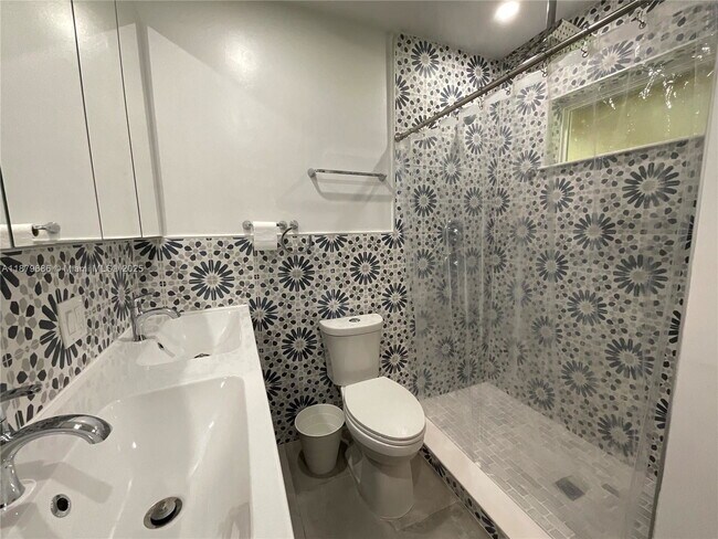 Building Photo - 385 NW 129th St