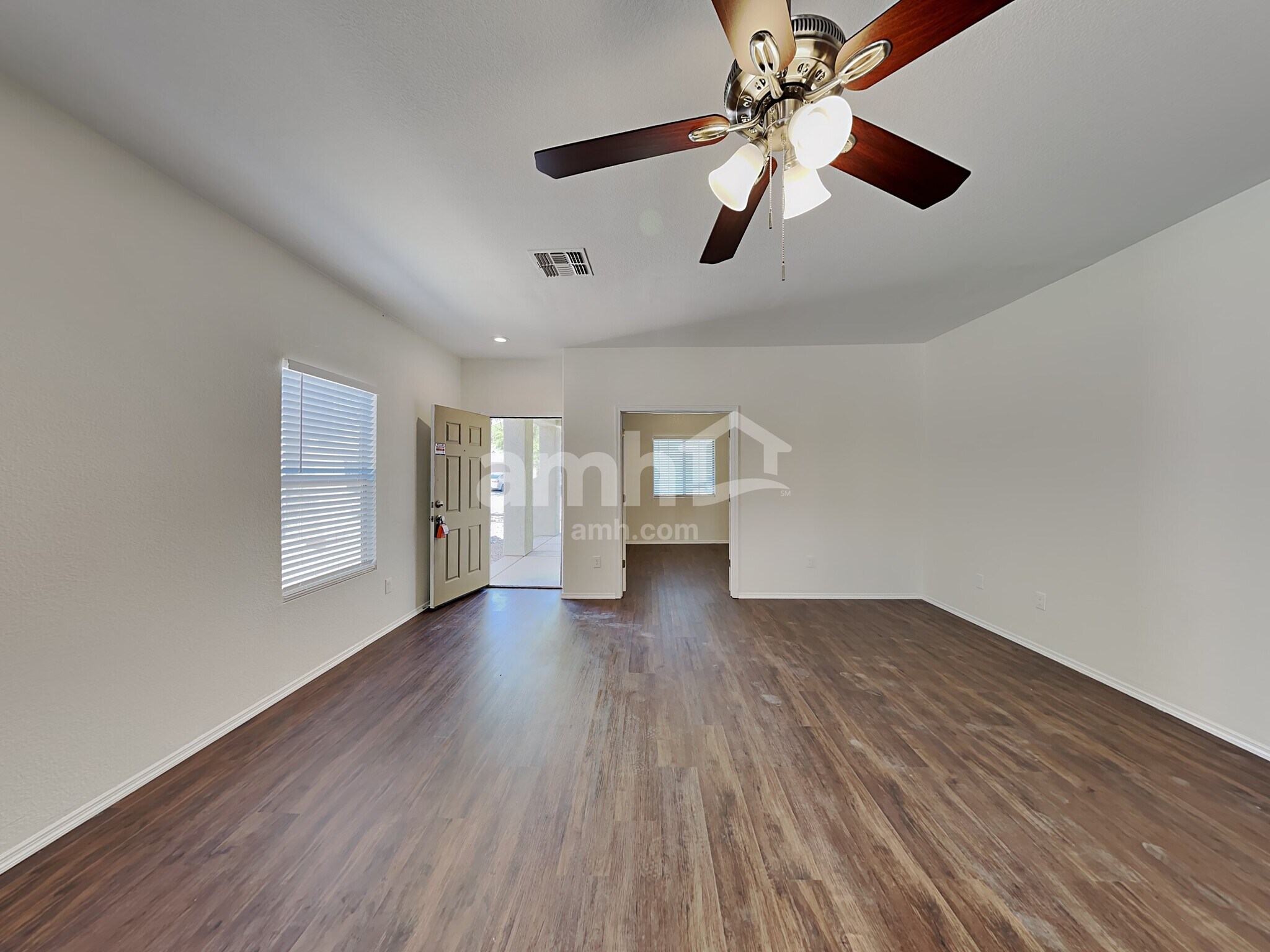 Building Photo - 83 W Calle Priscal