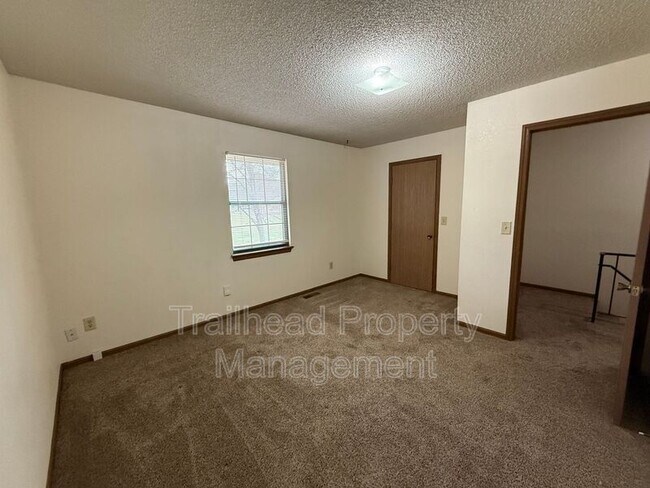 Building Photo - 2700 NW 3rd Terrace