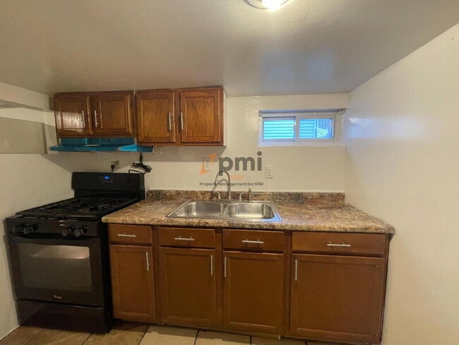 Building Photo - 4915 Linden Ave