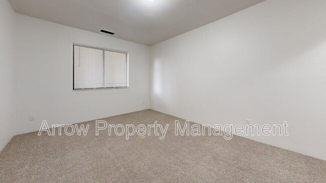 Building Photo - 207 E Arbor Ave