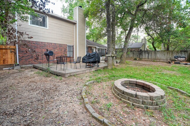 Building Photo - 17 S High Oaks Cir