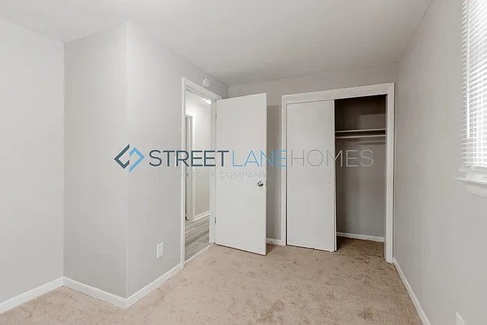 Building Photo - 2608 Marsha Dr