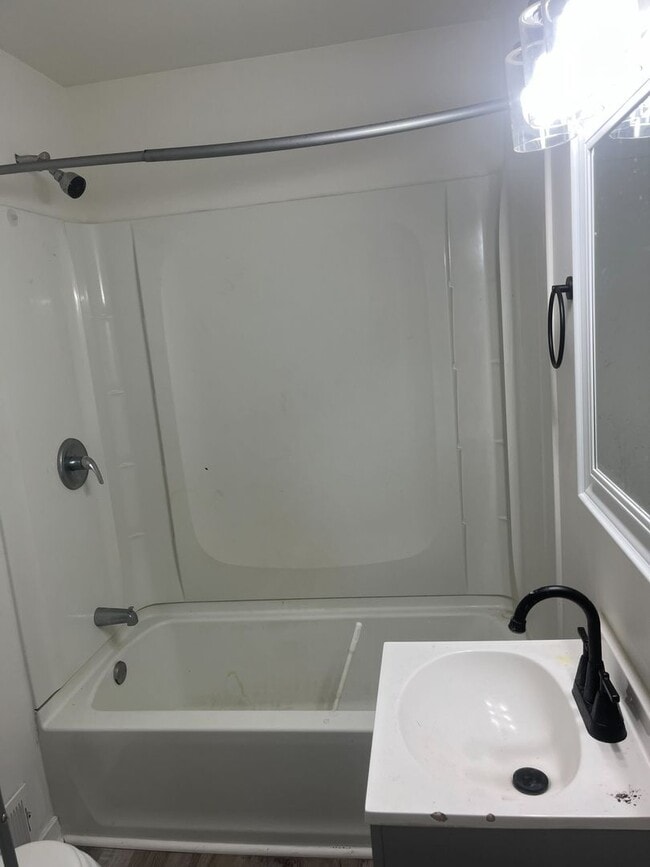 Building Photo - 488 W Muskegon Ave