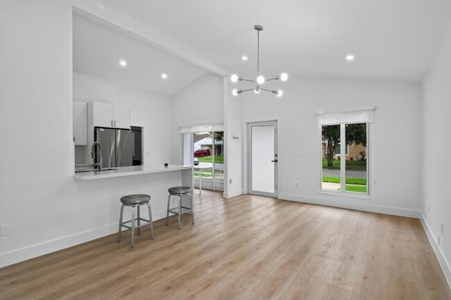 Building Photo - 1271 SW 85th Terrace