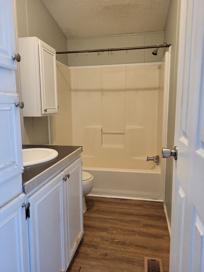 Building Photo - 3 bedroom home in Maiden