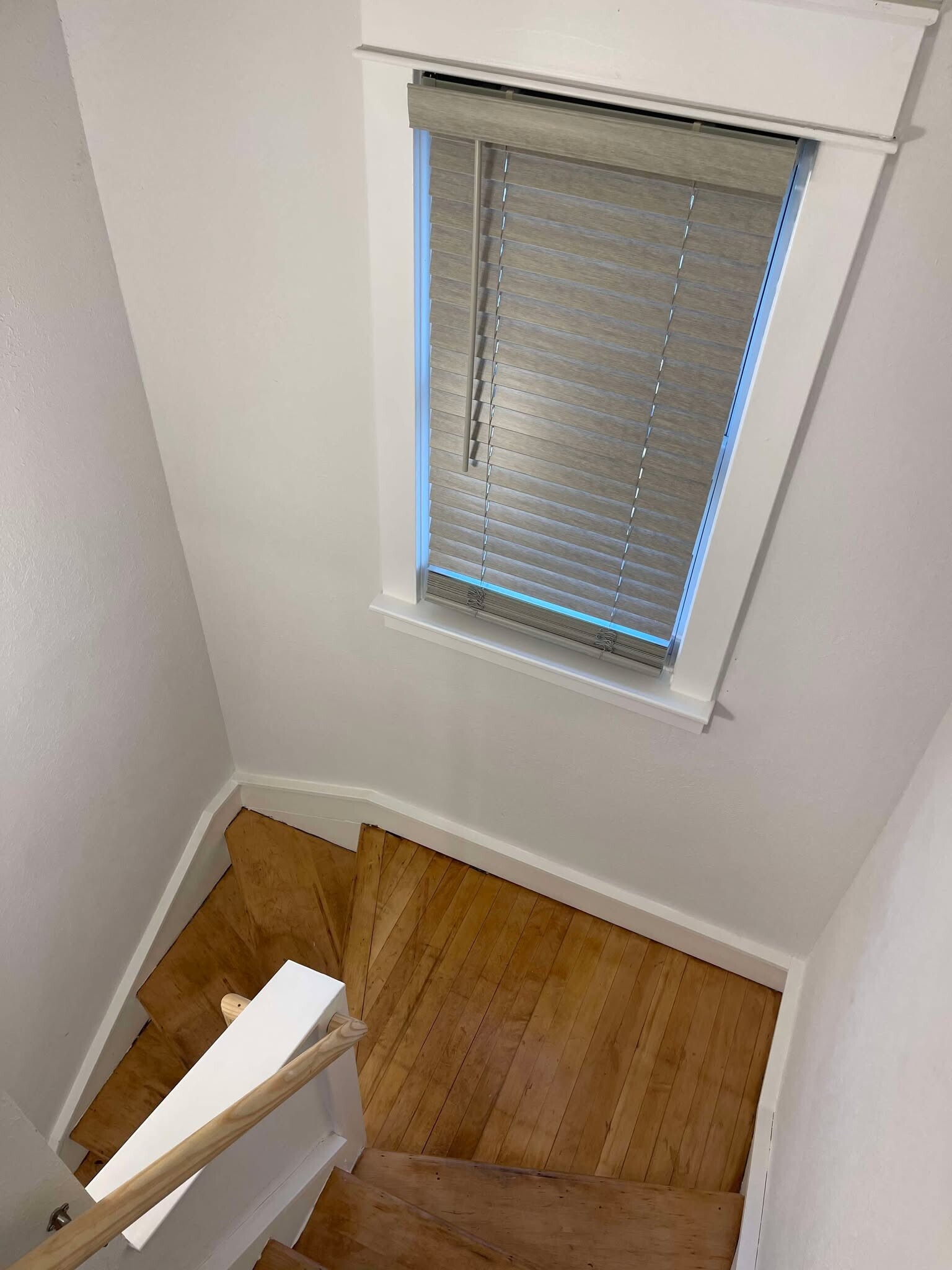 Stairway - 1104 W Chambers St