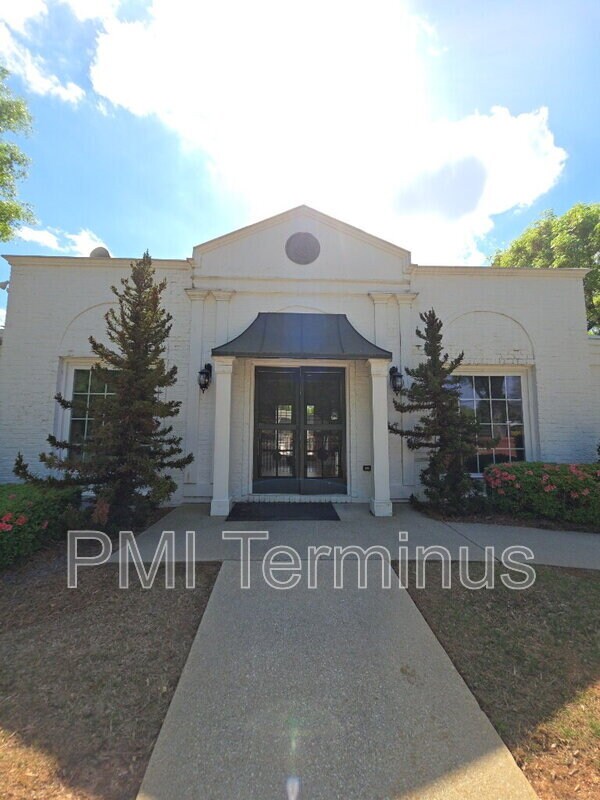 Building Photo - 3307 Fieldwood Dr SE
