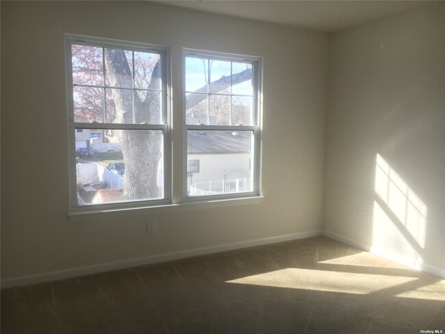 Building Photo - 1033 Park Ave