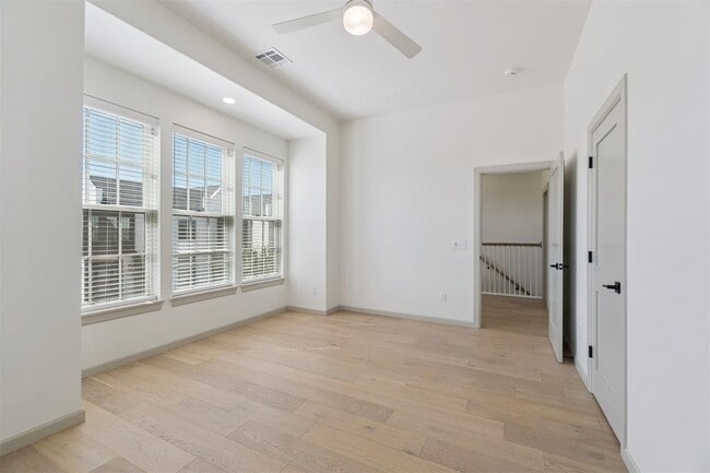 Building Photo - 18835 Selah Wy