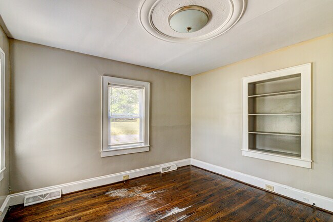 Building Photo - 1006 Delview Rd