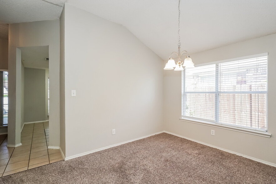 Building Photo - 8112 Broken Arrow Rd