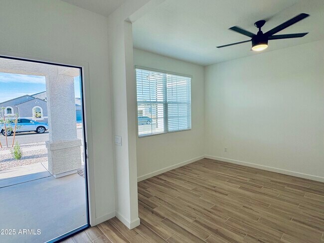 Building Photo - 15357 W Cottontail Ln