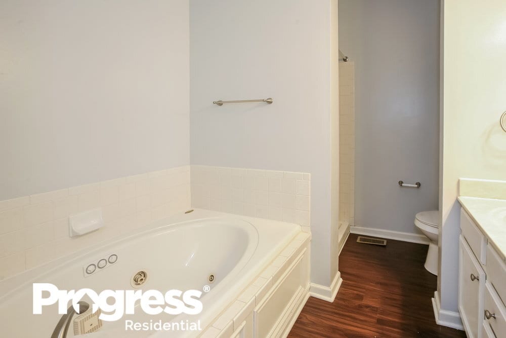 Building Photo - 12614 Gunnison Dr