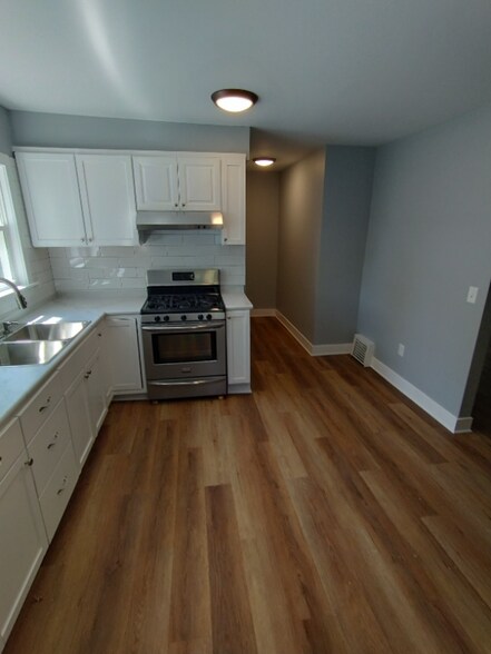 Building Photo - 2643 12th Ave S