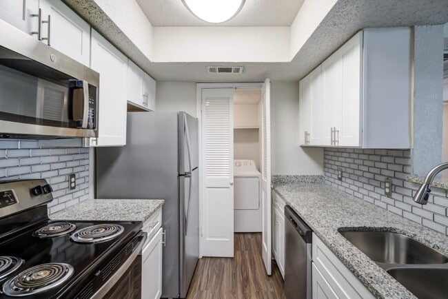 Building Photo - Peppertree Apartment Homes