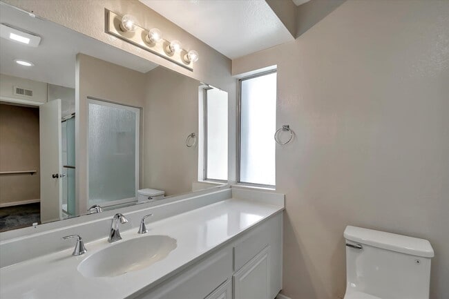 Building Photo - 253 Green Moor Pl