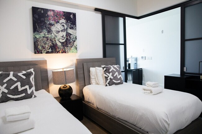 Building Photo - 1414 Grand St