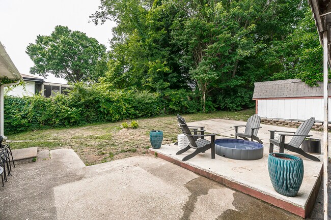 Building Photo - 1813 Welcome Ln