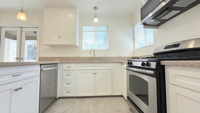 Building Photo - Spacious 4-Bedroom + Bonus Room Home with ...