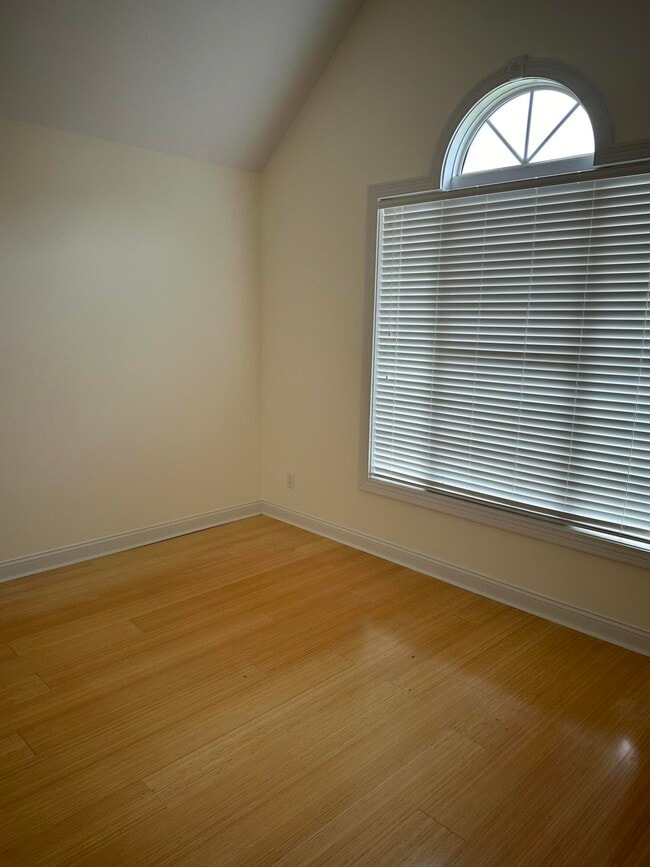 Building Photo - 106 Wisteria Ln