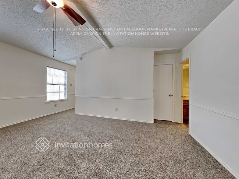Building Photo - 1666 Clarendon Dr