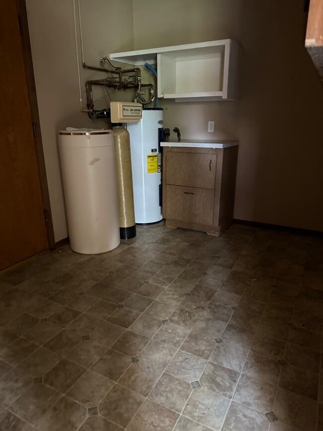 Building Photo - 2729 Palmer Dr