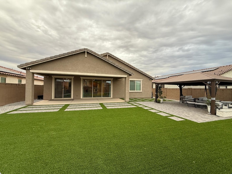 Building Photo - 17695 W Buchanan St