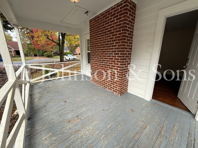 Building Photo - Charming Home with Character and Modern Co...