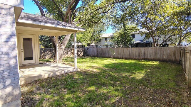 Building Photo - 2208 Ada Ln