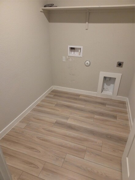 Building Photo - 2421 Corriente Path