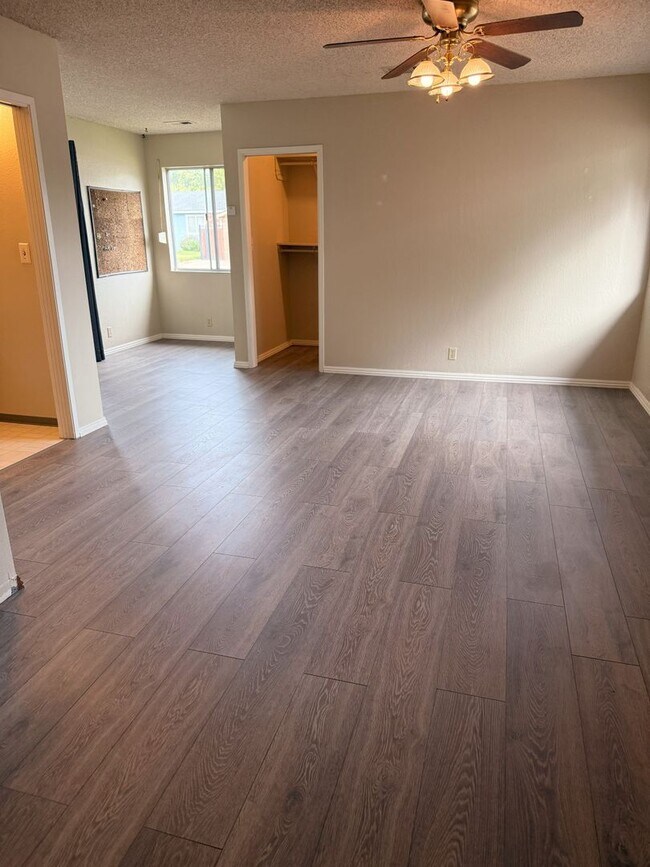 Building Photo - Southwood Home