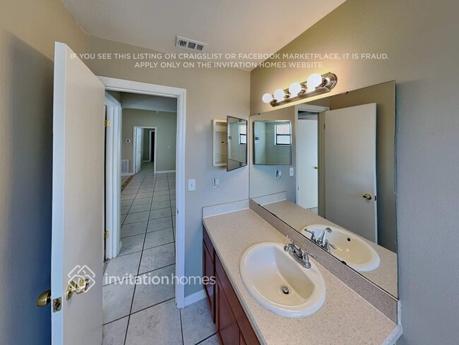 Building Photo - 952 Delano Ct