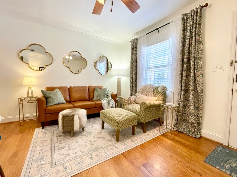 Living Room - 215 W Taylor St