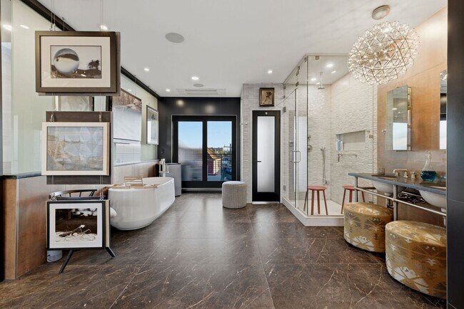 Building Photo - Luxury Furnished Rental in the Heart of Denver - Custom finishes meets undeniable style!