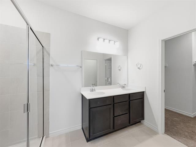 Building Photo - 663 Saxony Dr