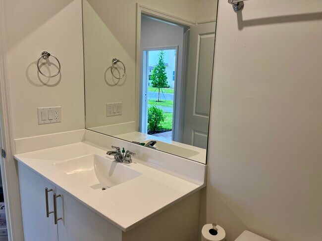 Building Photo - 2776 SE 26th Ave